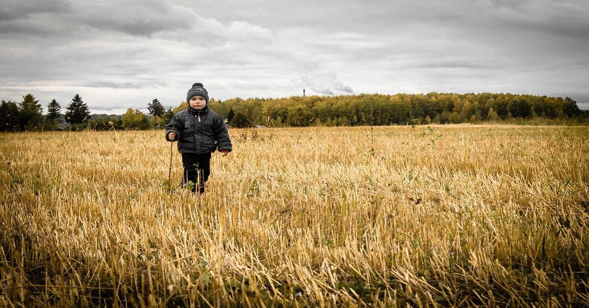 kid at a hiking trail