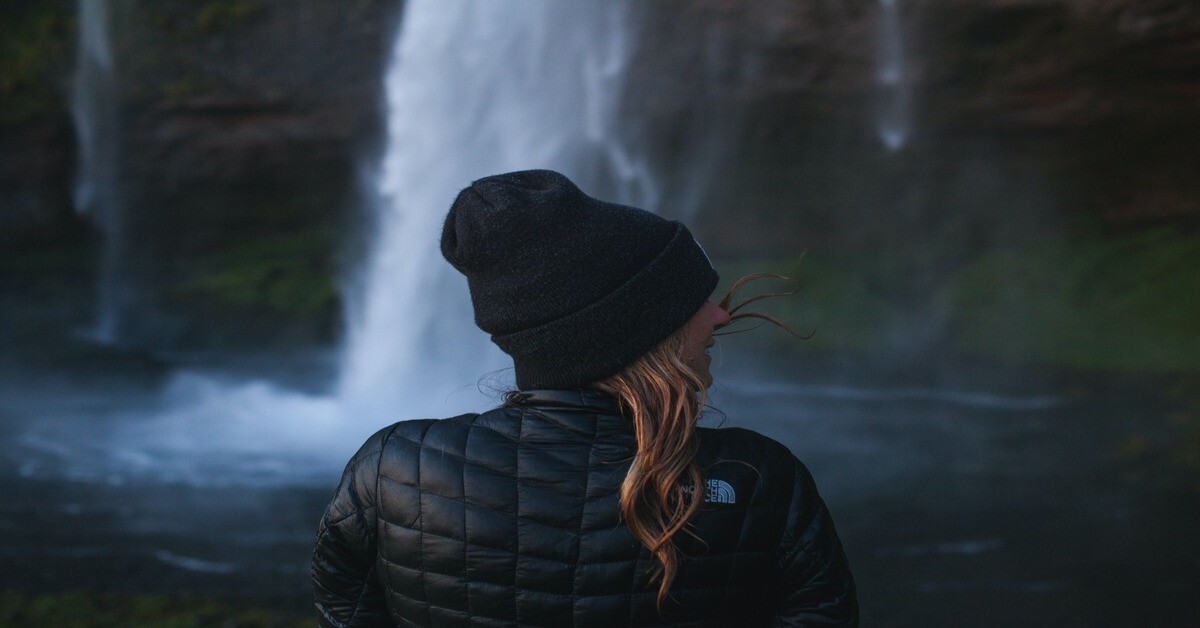 woman with beanie hat