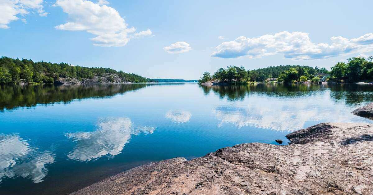 lake at a hiking trail