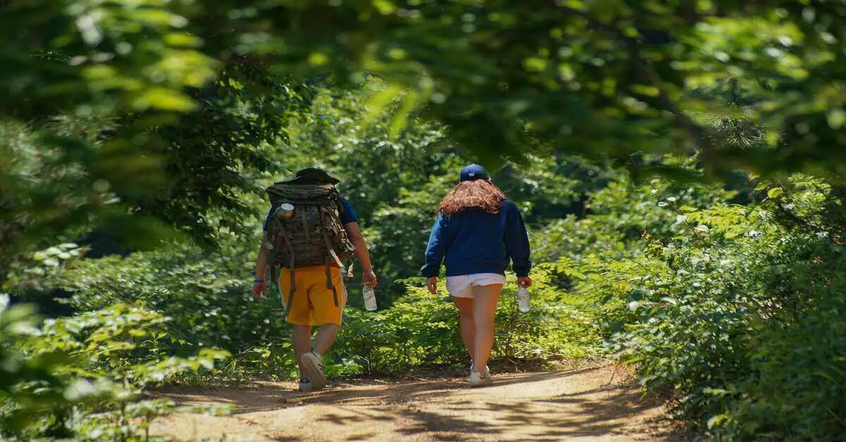 couple on hiking trail